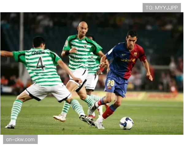 特写：老将布斯克茨在节奏缓慢的比赛中，如何通过预判减少不必要的跑动